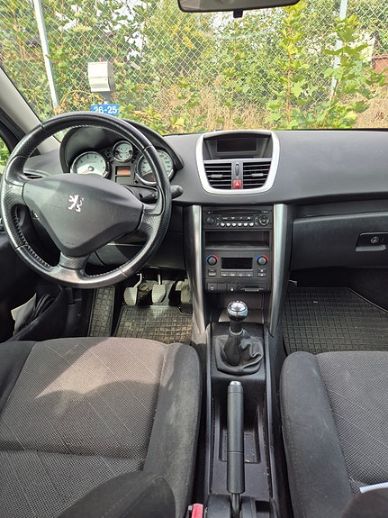 Peugeot 207 4 of 5