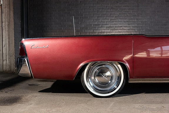 Lincoln Continental 14 of 23