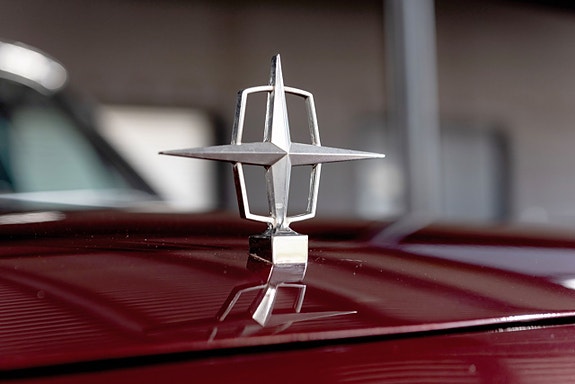 Lincoln Continental 13 of 23