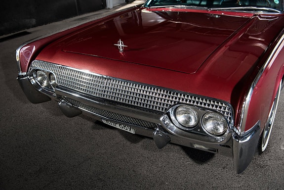 Lincoln Continental 9 of 23
