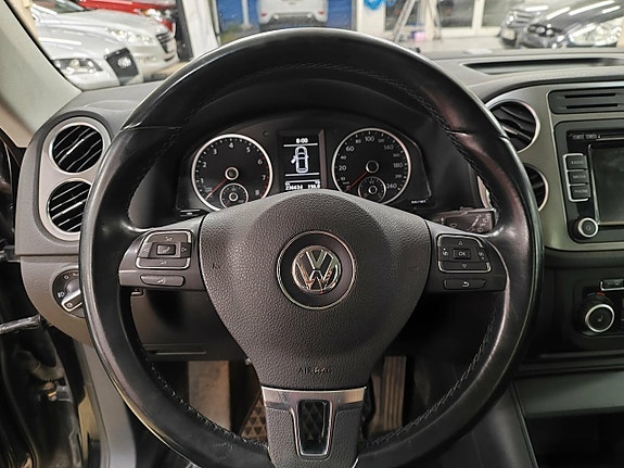 Volkswagen Tiguan 12 of 17