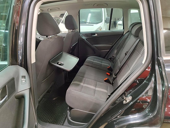 Volkswagen Tiguan 9 of 17