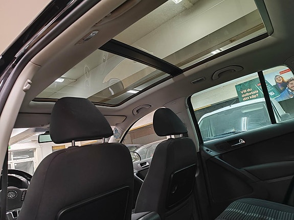Volkswagen Tiguan 10 of 17