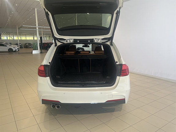 BMW 320d 6 of 12