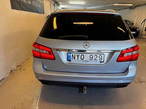 Mercedes-Benz E220 4 of 13