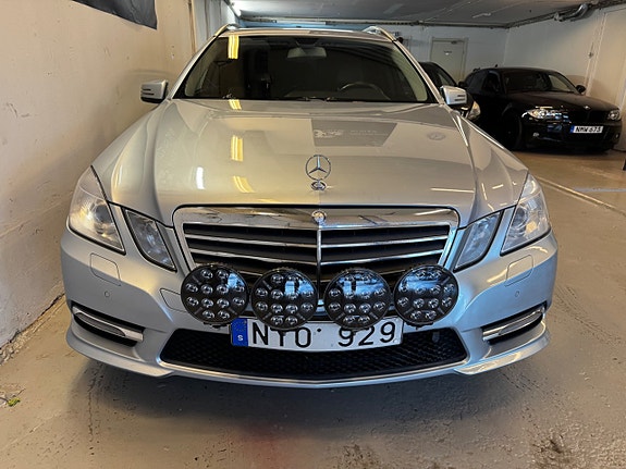 Mercedes-Benz E220 3 of 13