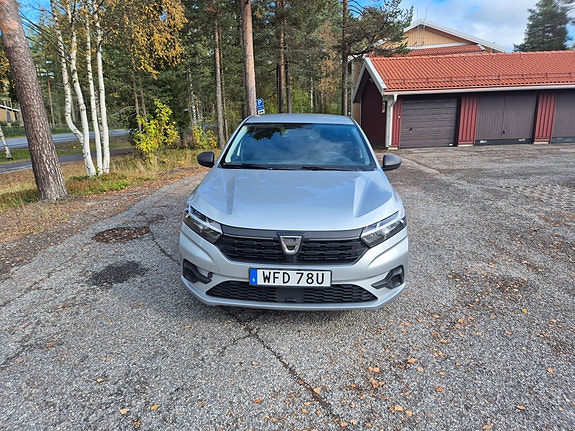 Dacia Sandero 2 of 8
