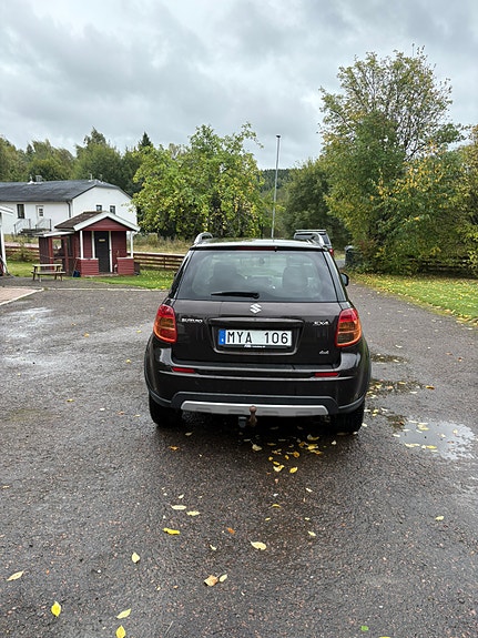 Suzuki SX4 3 of 9