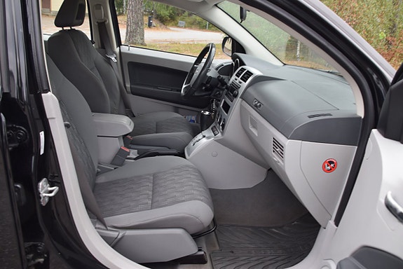 Dodge Caliber 9 of 18