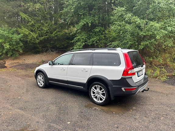 Volvo XC70 2 of 24