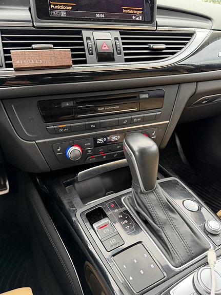 Audi A6 allroad 18 of 27