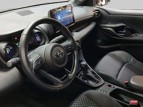 Toyota Yaris 14 of 21