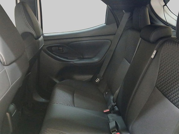 Toyota Yaris 11 of 21