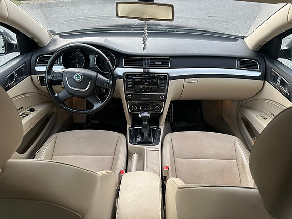 Skoda Superb 16 of 21