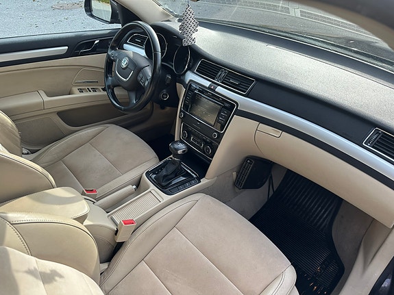 Skoda Superb 18 of 21