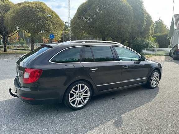 Skoda Superb 7 of 21