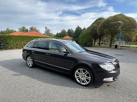Skoda Superb 11 of 21
