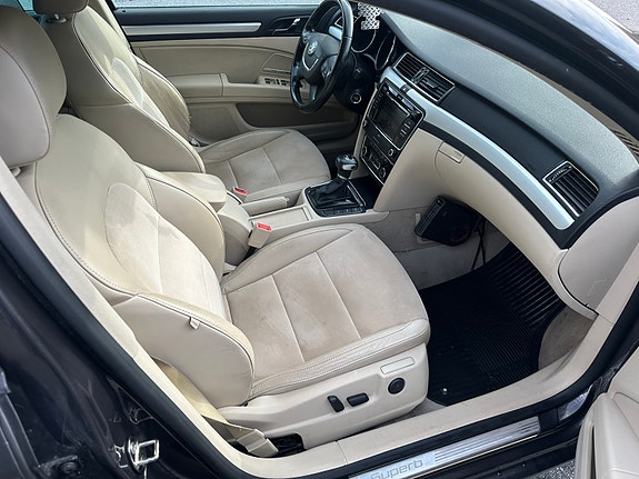 Skoda Superb 17 of 21