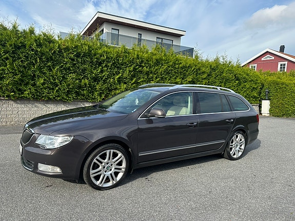 Skoda Superb 2 of 21