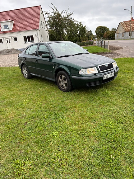 Skoda Octavia 2 of 7