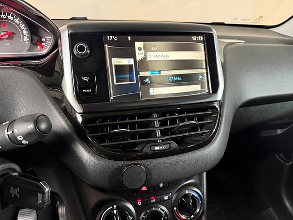 Peugeot 208 14 of 16