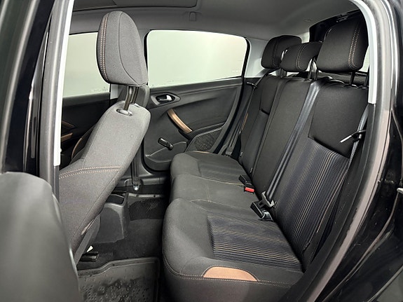 Peugeot 208 11 of 16