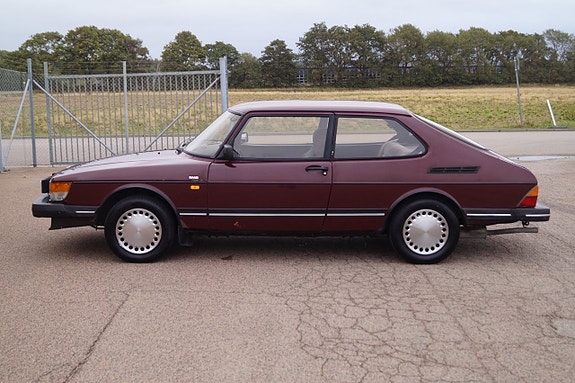 Saab 900 8 of 13