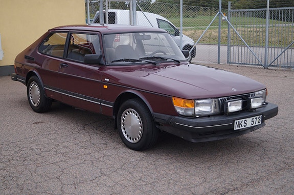 Saab 900 3 of 13