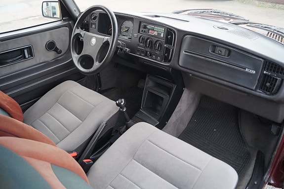 Saab 900 11 of 13