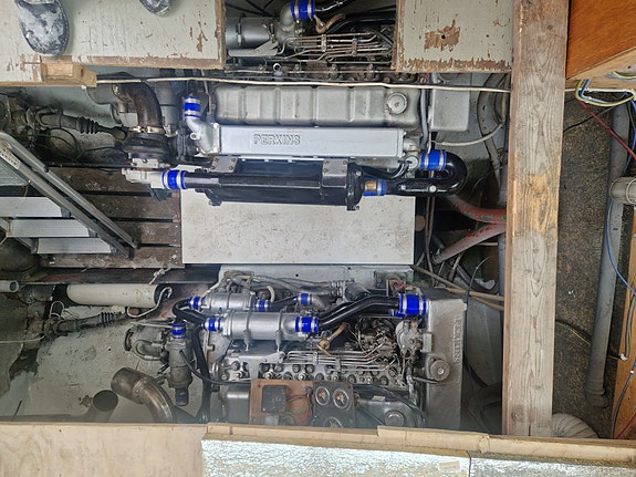 Becker Marine 39 18 of 20