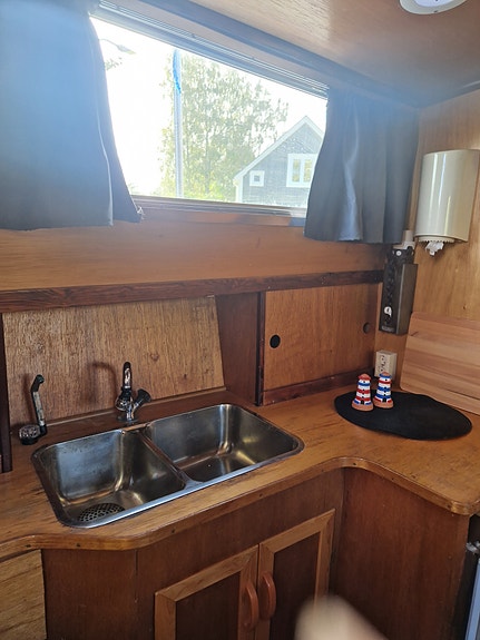 Becker Marine 39 9 of 20