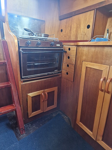 Becker Marine 39 8 of 20