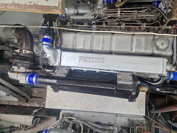 Becker Marine 39 17 of 20