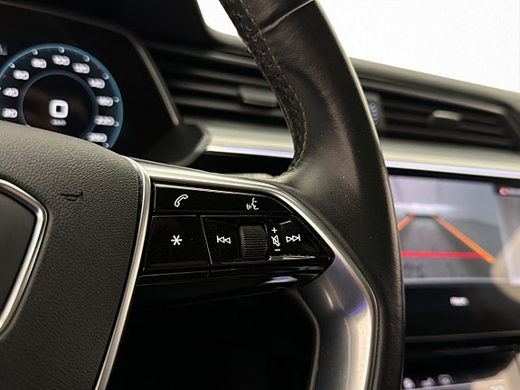 Audi e-tron 21 of 30