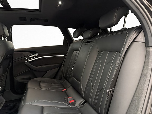 Audi e-tron 17 of 30