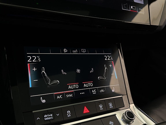 Audi e-tron 27 of 30
