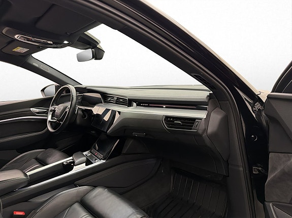 Audi e-tron 16 of 30