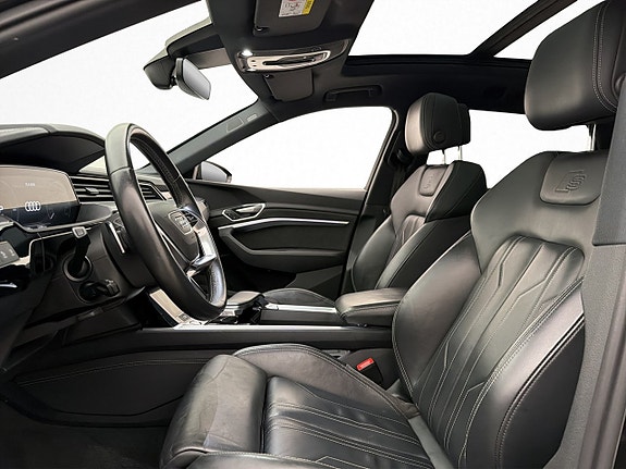 Audi e-tron 13 of 30