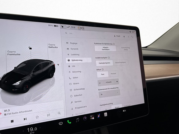 Tesla Model Y 27 of 30