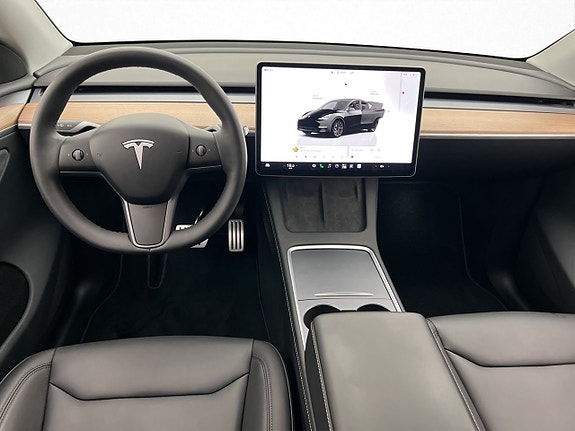 Tesla Model Y 14 of 30