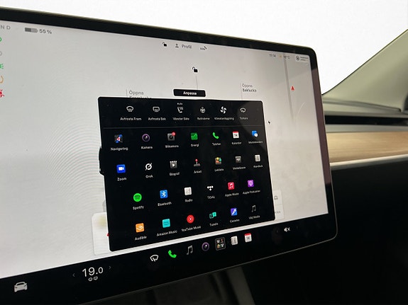 Tesla Model Y 22 of 30