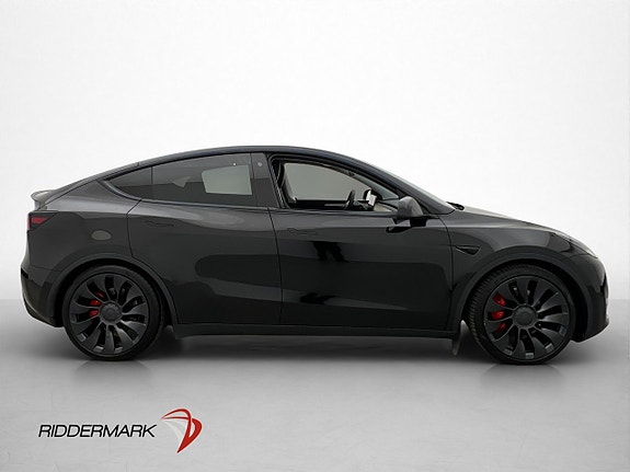 Tesla Model Y 10 of 30