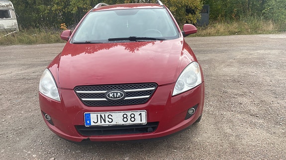 Kia Ceed 2 of 7