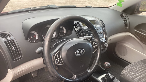 Kia Ceed 7 of 7