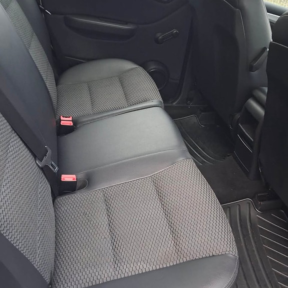 Mercedes-Benz B180 5 of 5