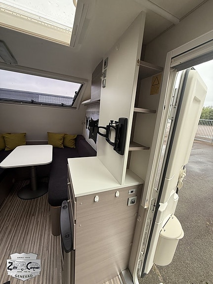 Adria ACTION 361 LH 10 of 15