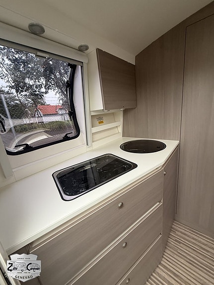 Adria ACTION 361 LH 2 of 15