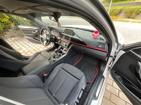 BMW 318d 9 of 12