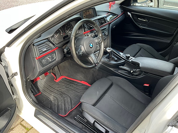 BMW 318d 6 of 12