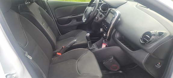 Renault Clio 9 of 14